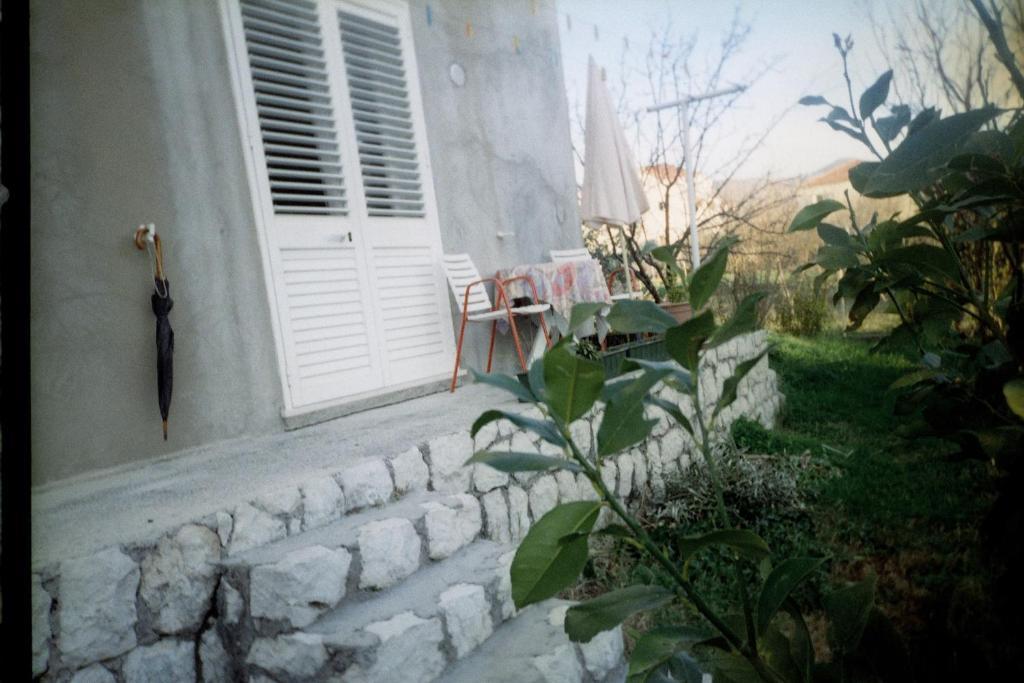 Family House Lise Apartamento Mlini Exterior foto