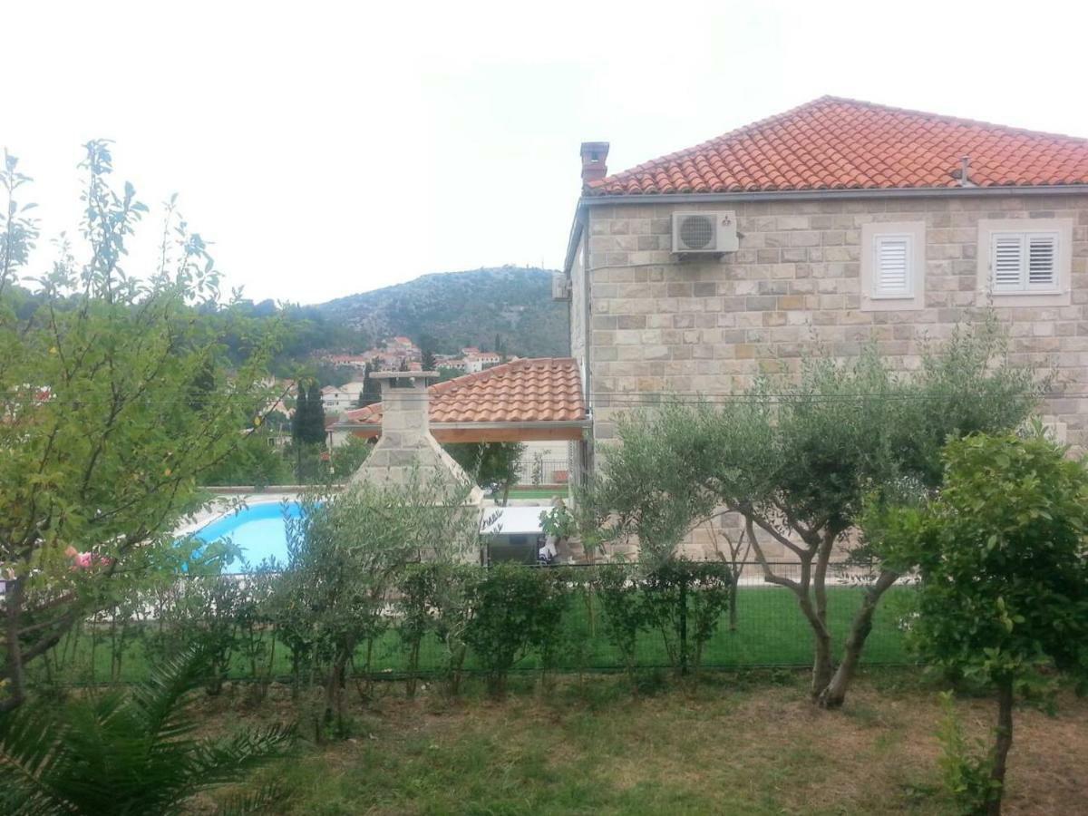 Family House Lise Apartamento Mlini Exterior foto